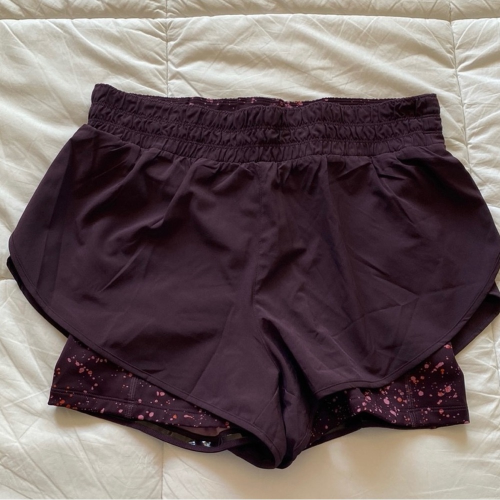 Athleta HIIT 2 in 1 Burgundy shorts.  Excellent condition!!  Size Medium